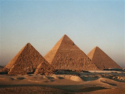 P091c1825_pyramidy.jpg