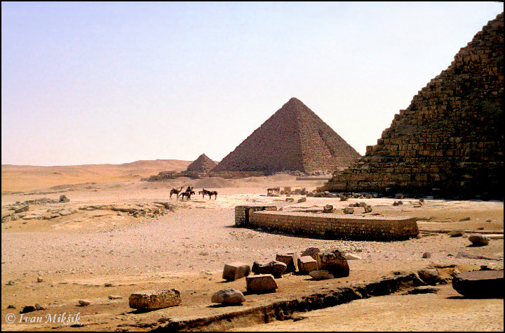 pyramidy2.jpg